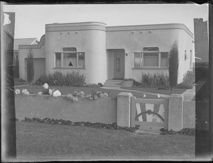 Exterior of an art deco house, Smith Street, Matamata