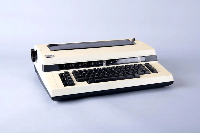 Electronic Typewriter All Electronic Typewriter AE 330