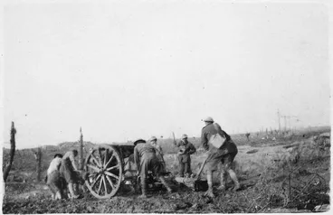 Image: Gun crew in mud at Passchendaele