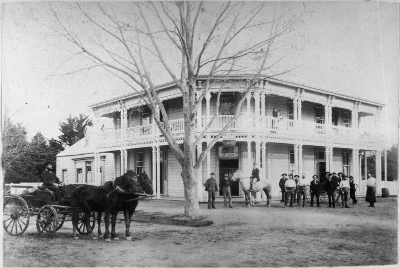 Royal Hotel, Hamilton East