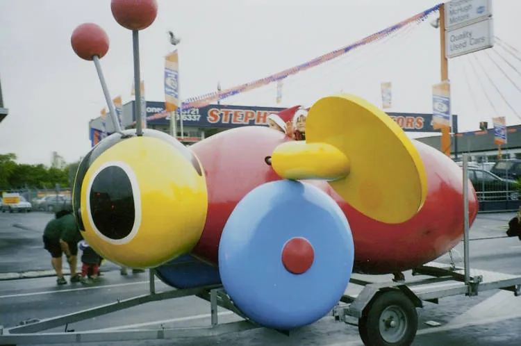 Buzzy bee, Papatoetoe, 2002