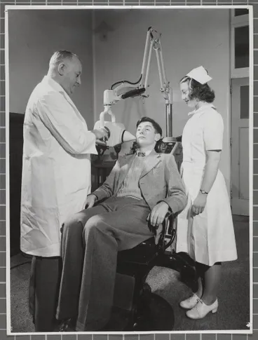 Image: X-ray machine in use at the Dental School, Dunedin