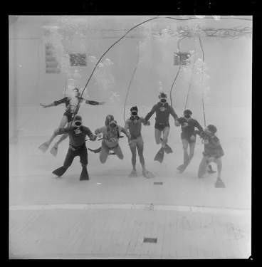 Image: Divers from the Hutt Valley Drainage Board at Naenae Pool, Lower Hutt