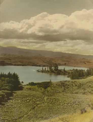 Lake Tutira, Hawke's Bay Image: Lake Tutira, Hawke's Bay