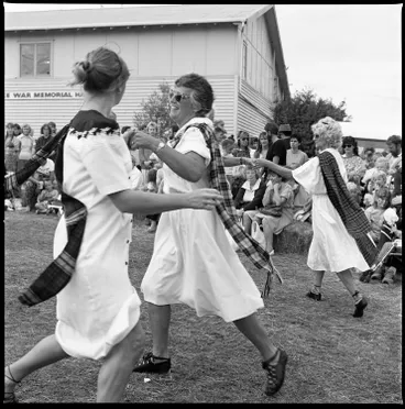 Image: Waiheke Island Easter Fair, Ostend, 1990