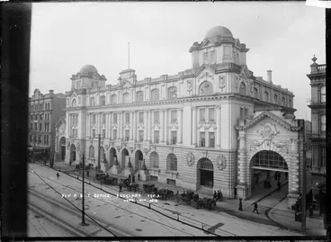 Image: General Post Office and the Queen Street Railway Station, Auckland