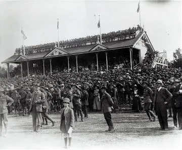 Soldiers at race meeting : Photograph