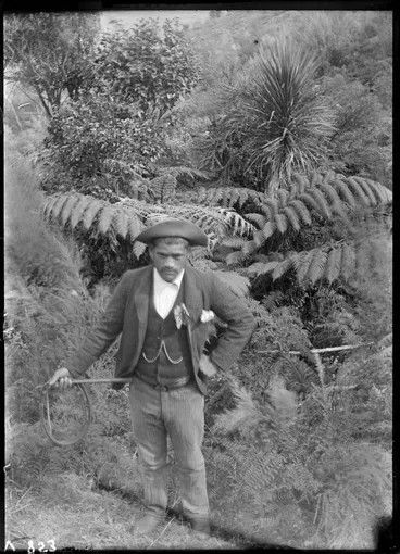 Image: Maori man at Pārengarenga, 1897