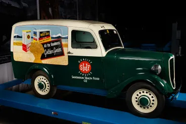 Image: Automobile Bradford Panel Van 'Marmite'