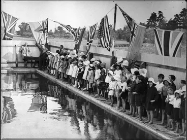 Image: Hillcrest School - opening baths 1926