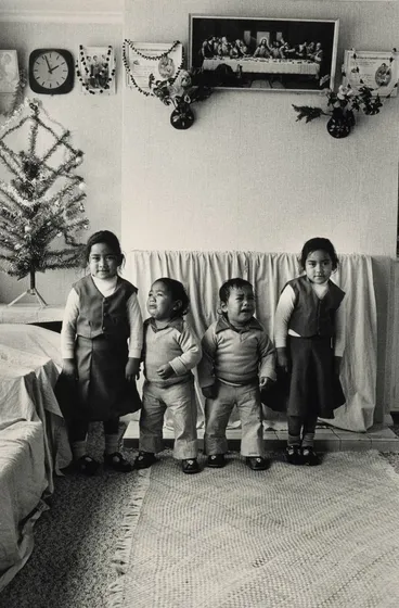 Image: Samoan twins, Berhampore, Wellington, 1980