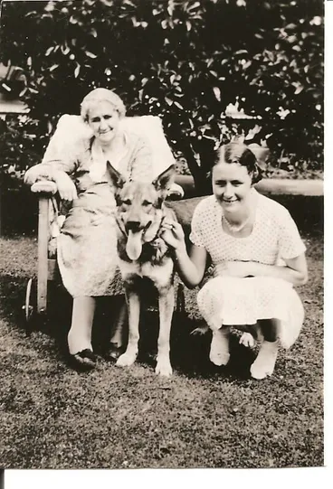 Image: Agnes and Mavis George