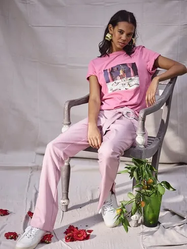 Billie t-shirt Image: Billie t-shirt