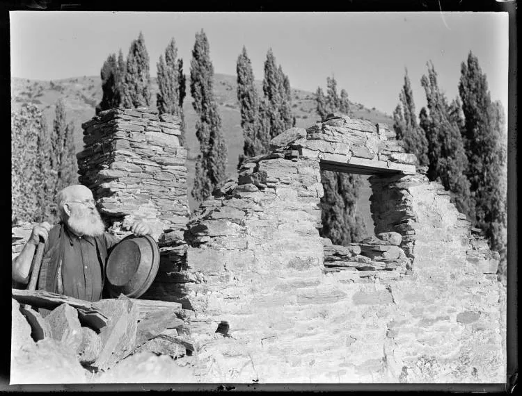 Gold prospector, Arrowtown, 1941