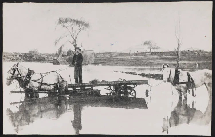 Flood waters in Argyle Street, Morningside, 1907