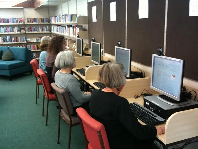 Staff computer training, Oamaru Library