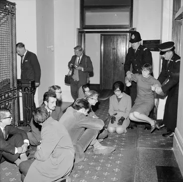 Image: Vietnam War sit-in