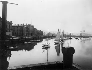 Image: Wellington harbour and Customhouse Quay