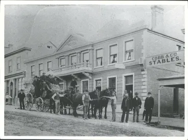 Image: Cobb & Co  Coaches Lawrence