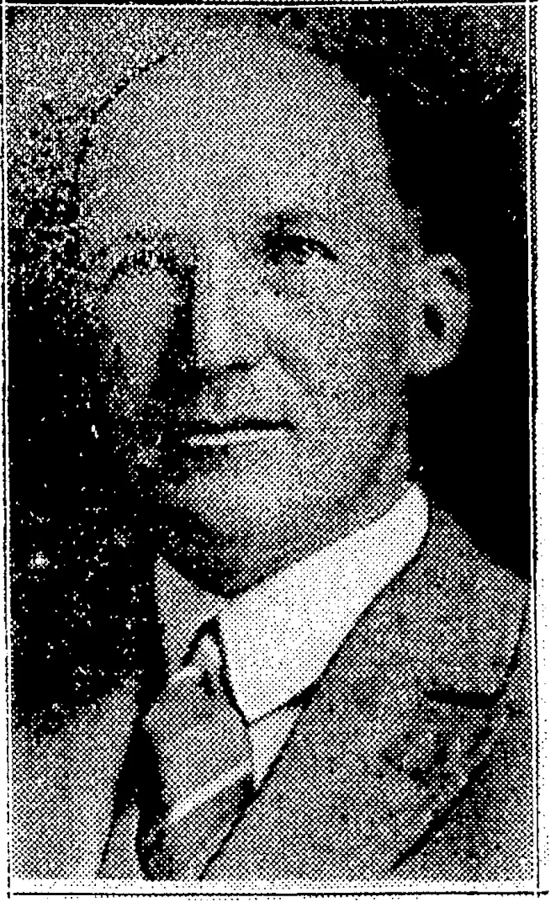 S. P. Andrew. Pboto. CAPTAIN G. L. STEDMAN, who has been appointed pilot-instructor to the Wellington Aero Club. (Evening Post, 13 January 1930)