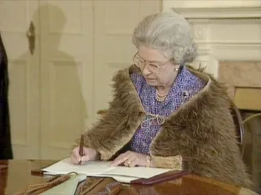 Royal apology to Tainui, 1995 Image: Royal apology to Tainui, 1995