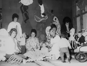 Plunket mothers, Papakura, 1972 Image: Plunket mothers, Papakura, 1972