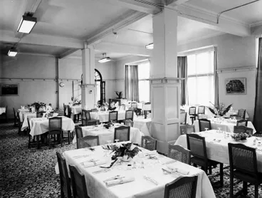 Image: Hamilton Hotel dining room