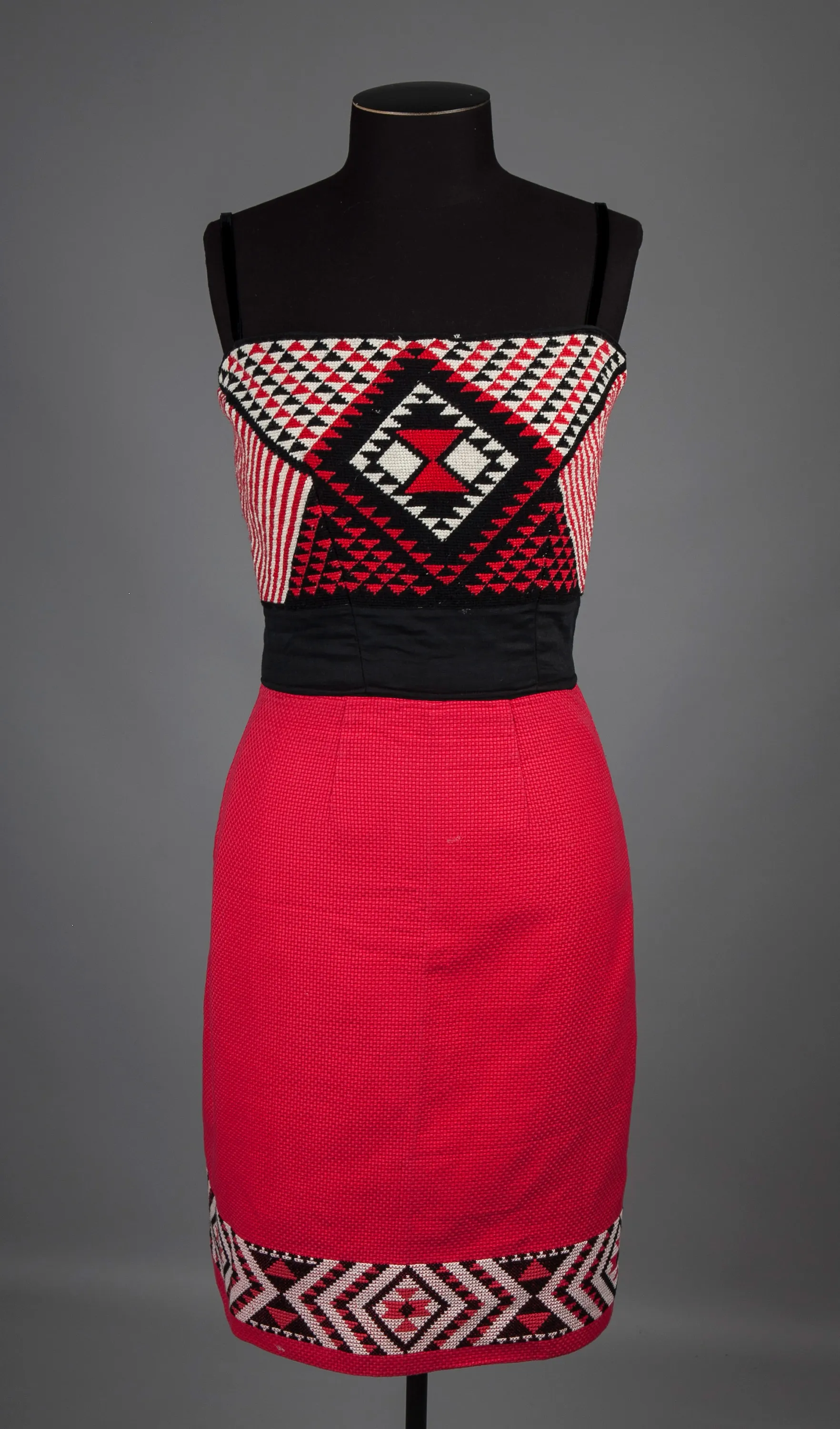 Bodice underskirt with tāniko design