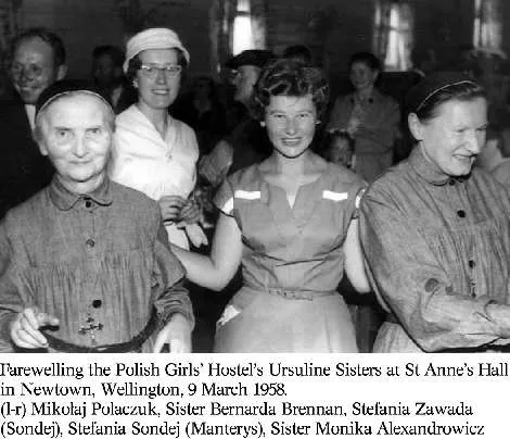 Farewelling the Polish Girls' Hostel's Ursuline Sisters at St Anne's Hall in Newtown, Wellington, 9 March 1958. — (l-r) Mikołaj Polaczuk, Sister Bernarda Brennan, Stefania Zawada (Sondej), Stefania Sondej (Manterys), Sister Monika Alexandrowicz