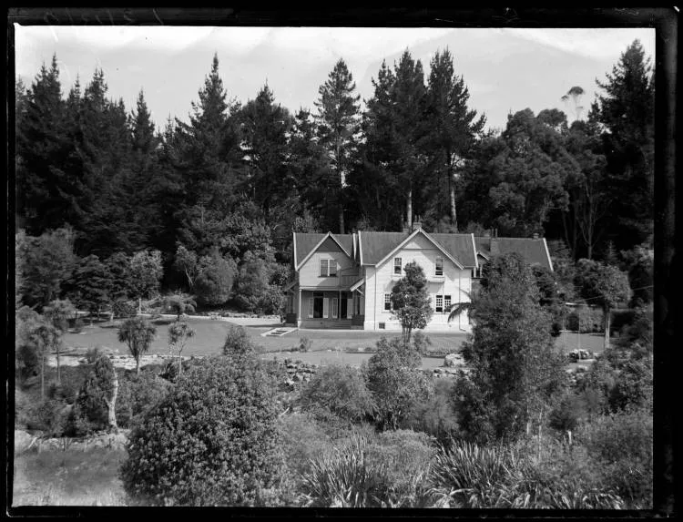 Puketiti Homestead, Tokomaru Bay, 1933