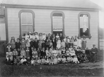 Image: Group portrait of Paekakariki School pupils and staff, Kapiti Coast