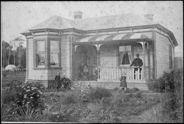Image: Niels Hansen family and residence, Whakarongo