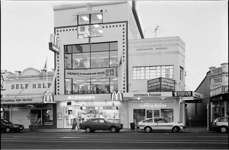Shops on Broadway, Newmarket, 1989