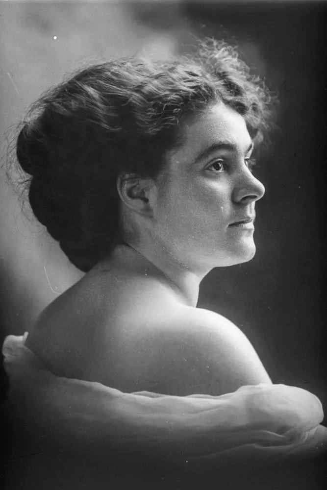 Miss Yates, 1910