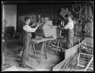 Image: Returned servicemen making a motorcycle side-car at Fewing and Company's factory, Christchurch