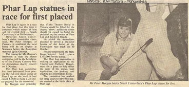 Image: Phar Lap statues in race for first placed 