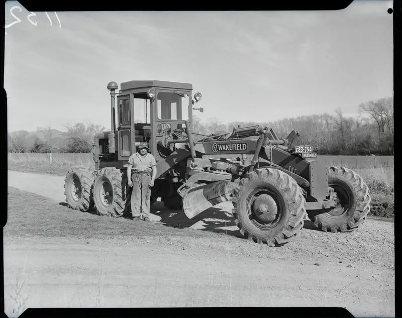 Film negative: International Harvester Company: grader at Waiau