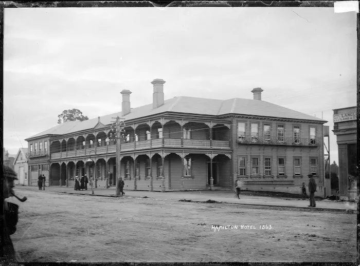 Hamilton Hotel, in Victoria Street, Hamilton, circa 1910s