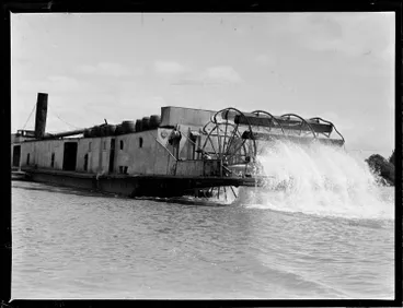 Image: PS Rawhiti II on the Waikato River