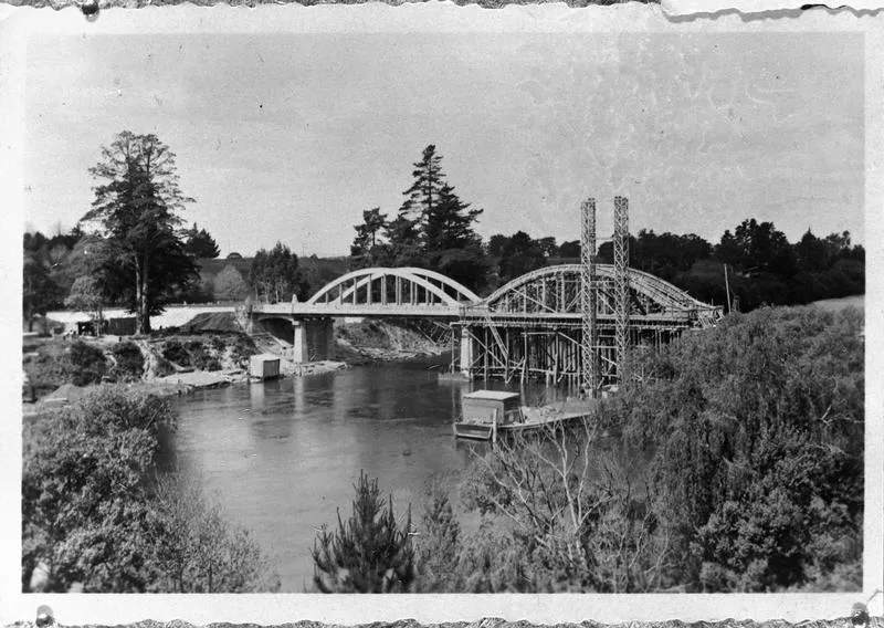 Fairfield Bridge under construction
