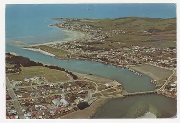 Image: Photograph, Riverton Aparima from the air