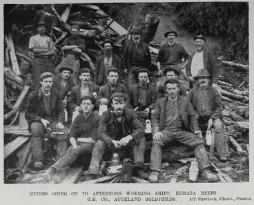 Image: Miners going on to afternoon working shift, Komara reefs G.M. Co., Auckland Goldfields