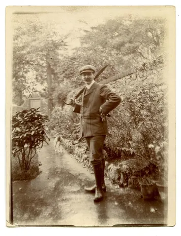 Image: Photograph, Black and White: Edgar Lovell-Smith