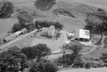 Image: Aerial view of farm house and farm buildings, Makara