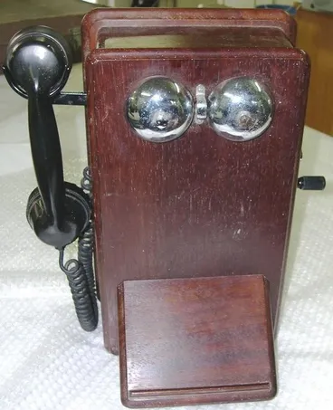 Telephone Magneto General Service Telephone Image: Telephone Magneto General Service Telephone