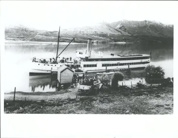 Image: S.S. Earnslaw at Kinloch wharf, Lake Wakatipu