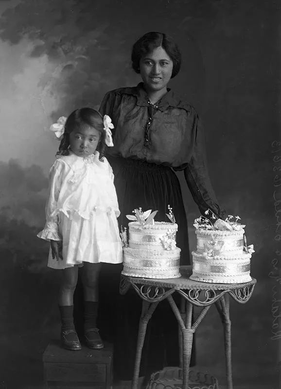 Mrs Liza Ratahi & Florrie Ratahi