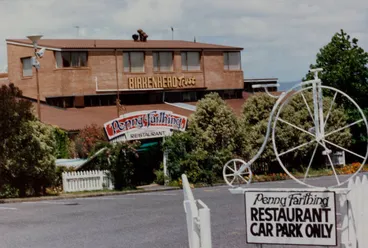 Birkenhead Trust and Pennyfarthing Restaurant, Mokoia Road, Birkenhead. Image: Birkenhead Trust and Pennyfarthing Restaurant, Mokoia Road, Birkenhead.