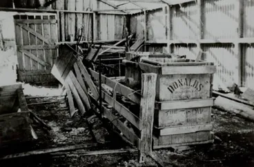 Image: Wool press, Hawthorn Farm, 2000.