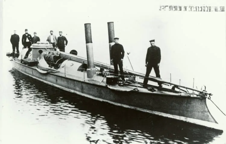 Spar torpedo boat, Devonport, 1884